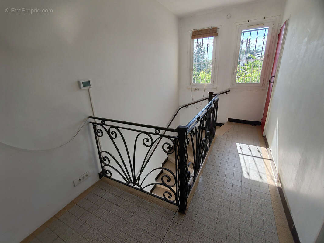 Toulouse Saint-Simon - Dans copropriété de deux biens, T5 avec terrasse et parking - photo 6
