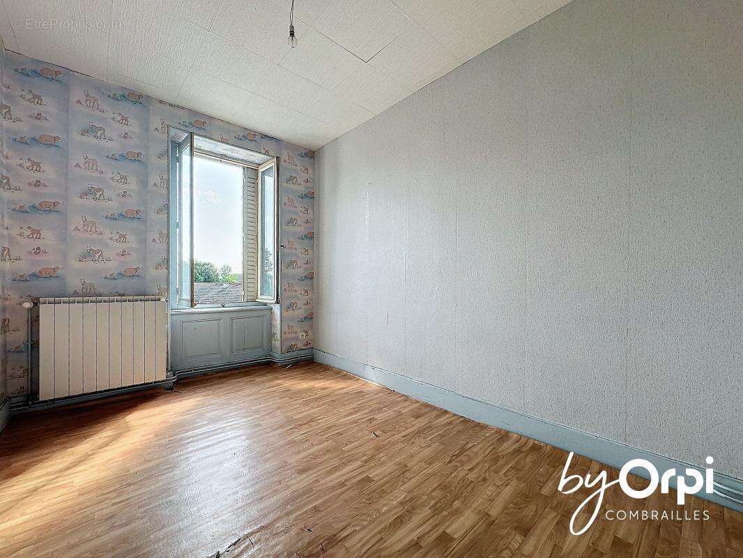 Appartement à SAINT-ELOY-LES-MINES