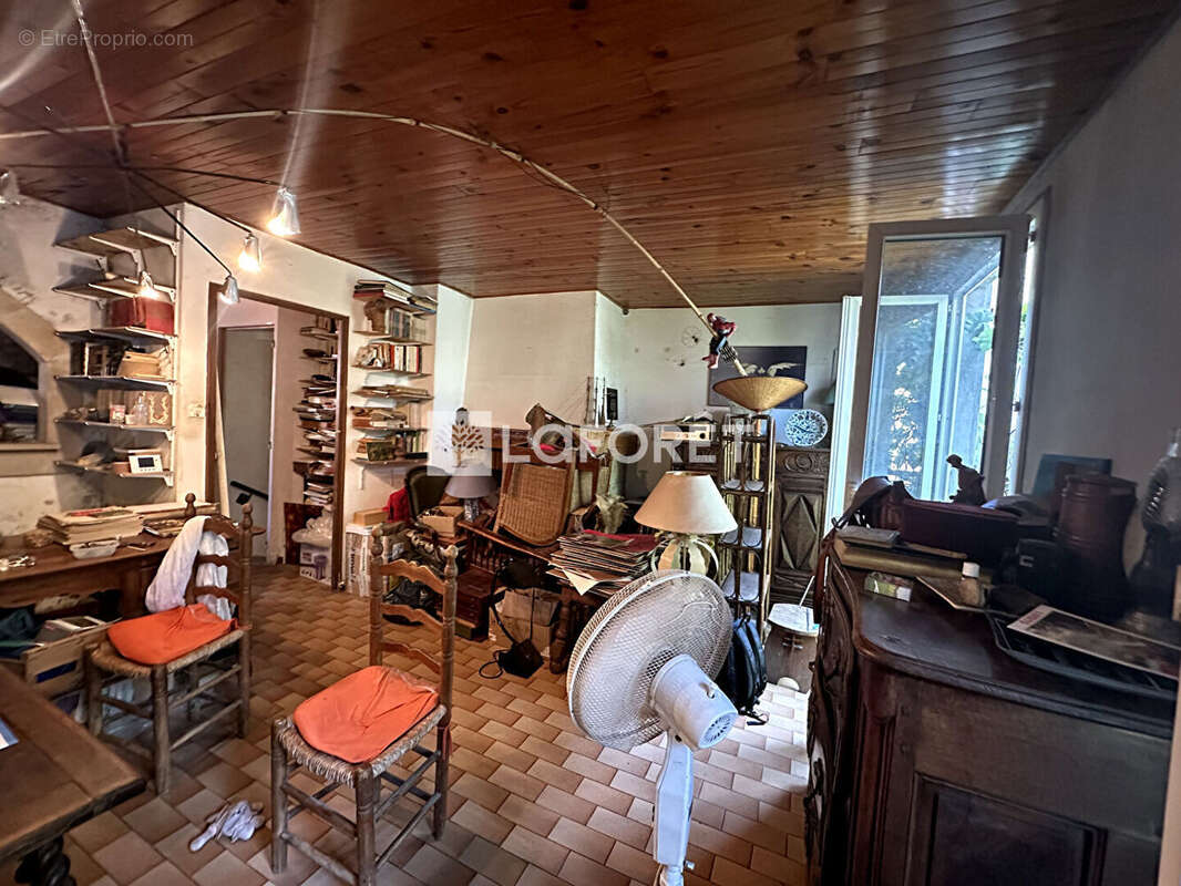 Maison de ville à rénover avec garage ? Un beau projet au coeur d'Arles ! - photo 9