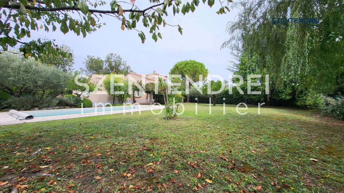 Maison à SAINT-SERIES