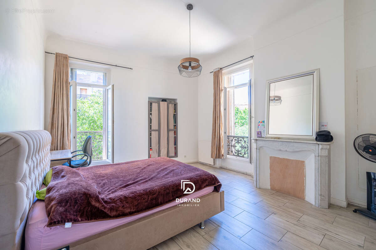 Appartement à MARSEILLE-2E