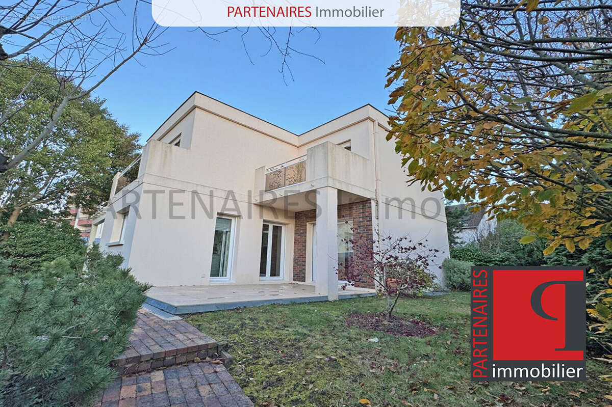 Maison à LE CHESNAY