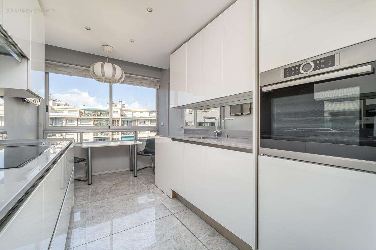 Appartement à MARSEILLE-8E