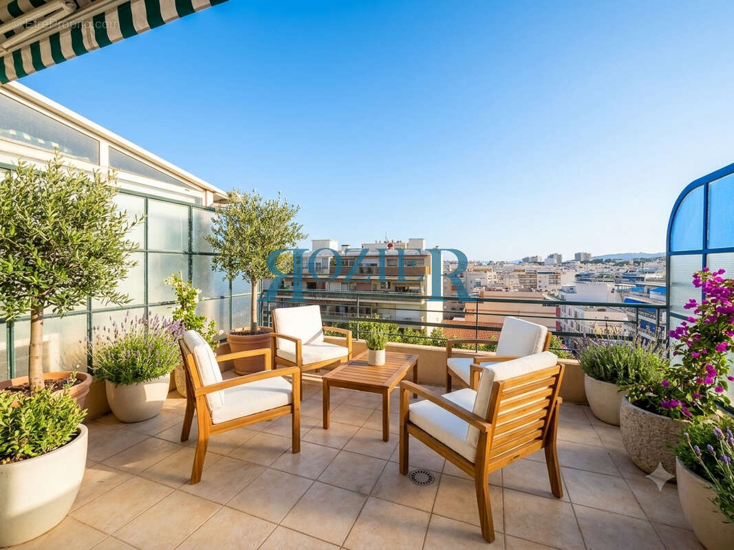 ANTIBES VUE MER PANORAMIQUE Appartement 2 Pièces 42,10 m2 Carrez + 17,75 m2 d'Extérieurs • DERNIER ETAGE - photo 8
