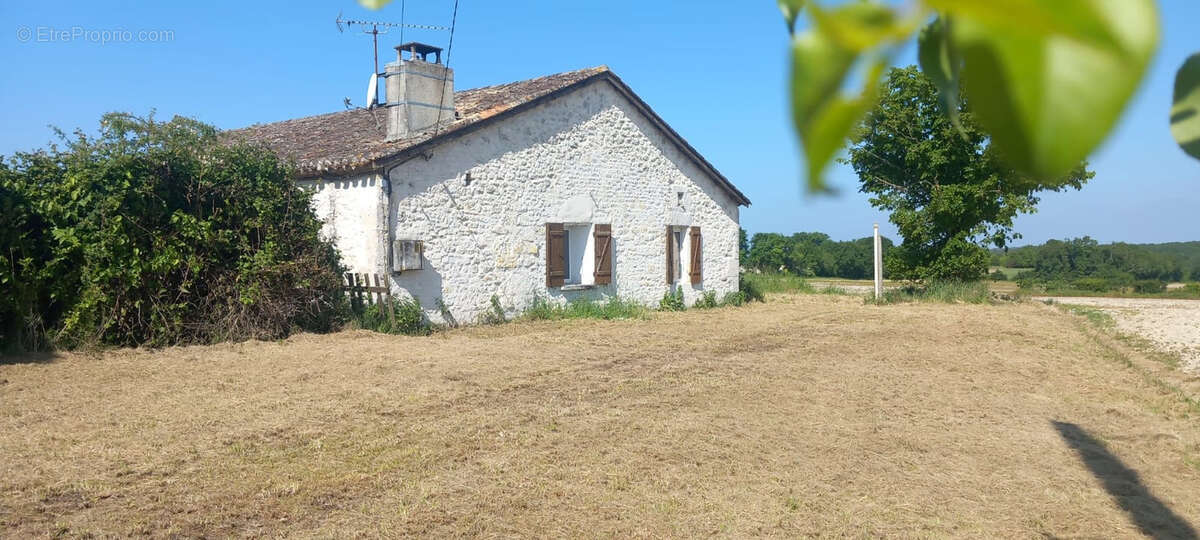 Maison à MONTAIGU-DE-QUERCY