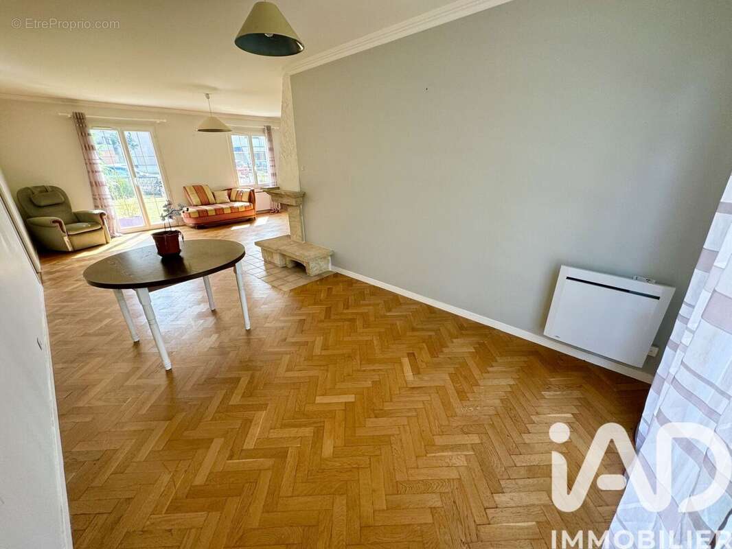 Photo 5 - Maison à NEUVILLE-AUX-BOIS