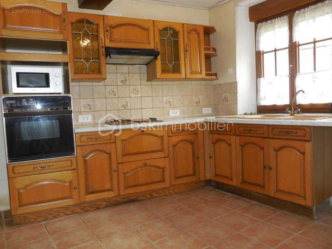 Petit prix pour cette maison a renover - photo 3