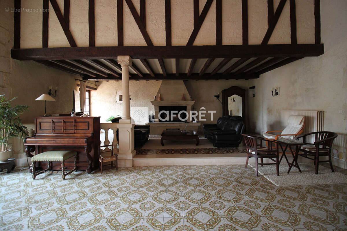 Maison à BOURDEILLES