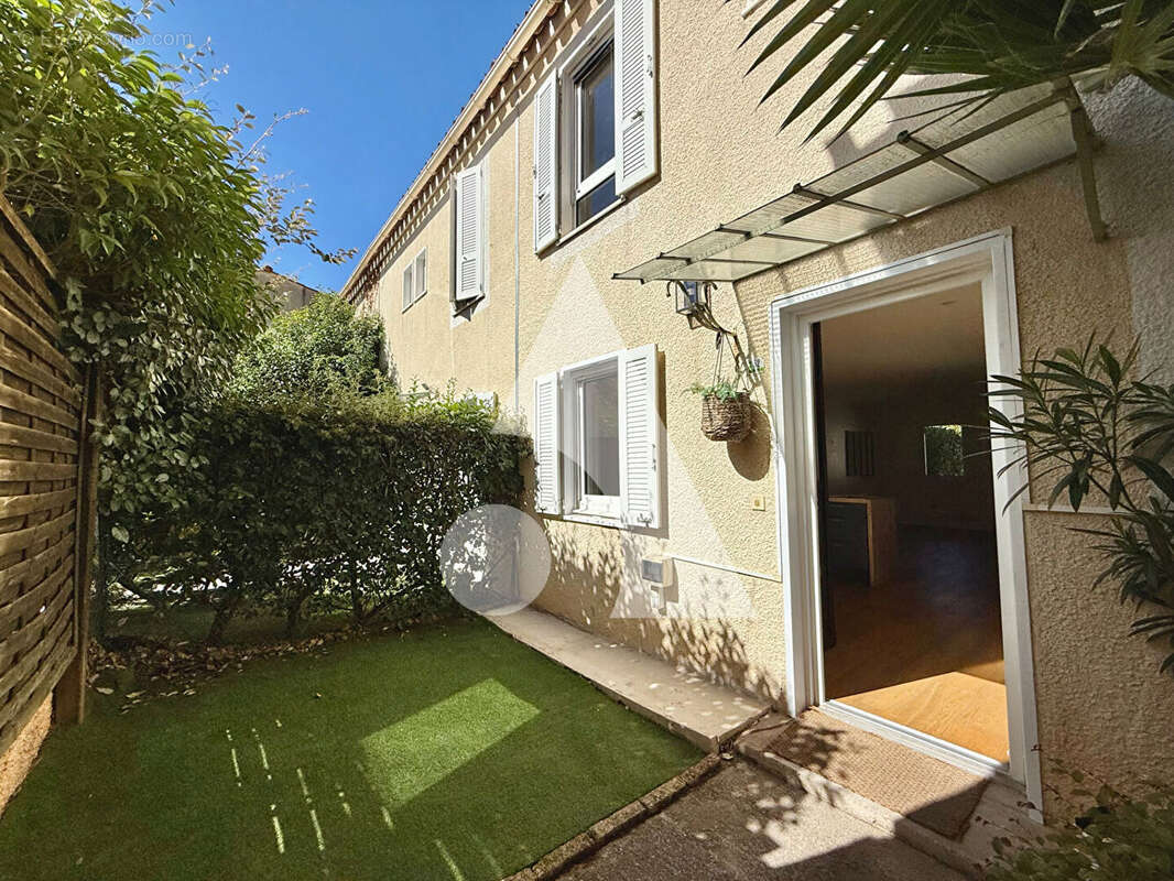 Maison à LE THOLONET