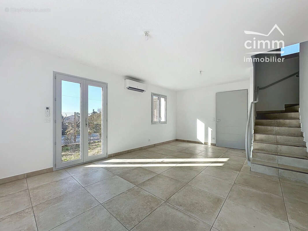 Maison à L'ISLE-SUR-LA-SORGUE