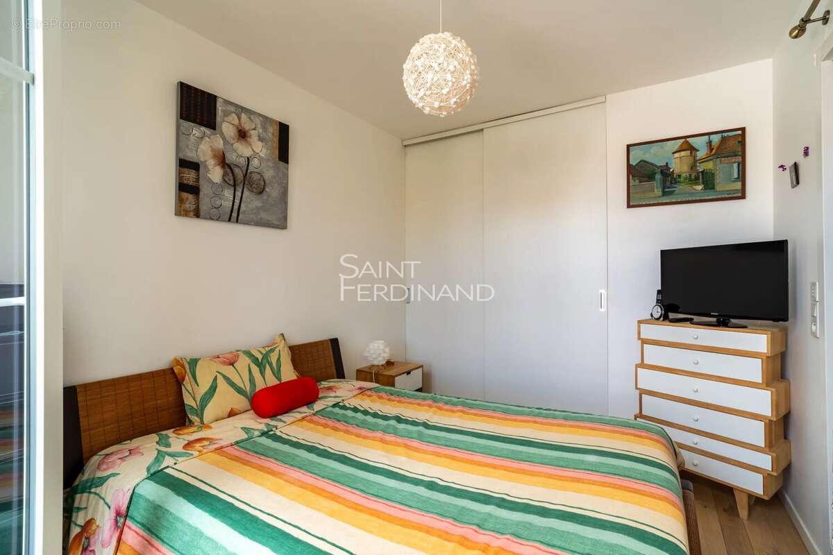 Appartement à LA GARENNE-COLOMBES