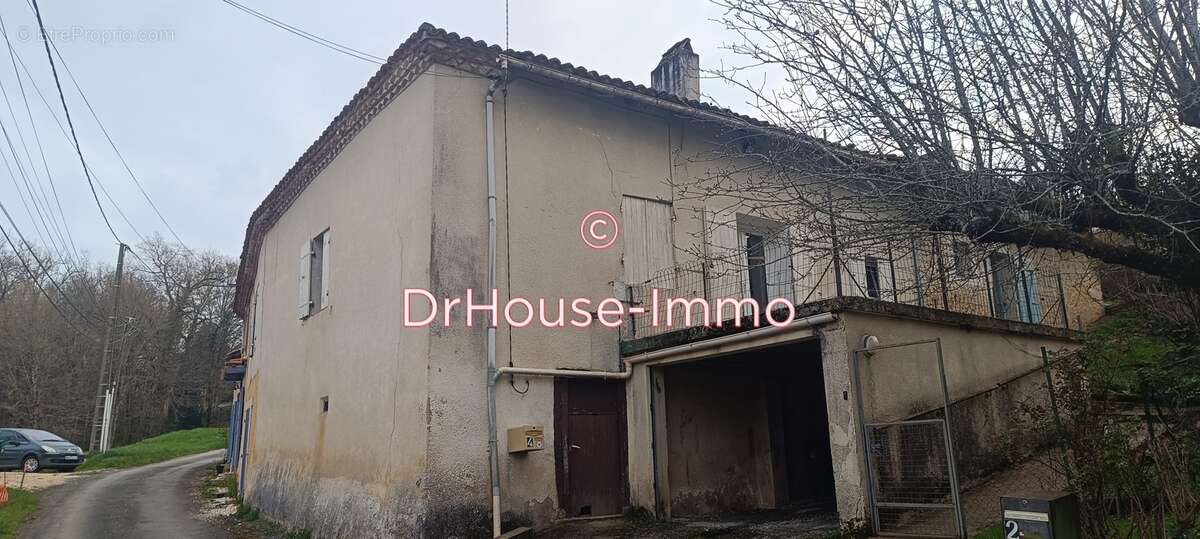 Maison à NOTRE-DAME-DE-SANILHAC