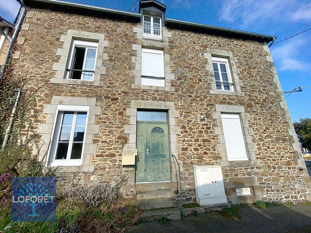 Appartement à FOUGERES