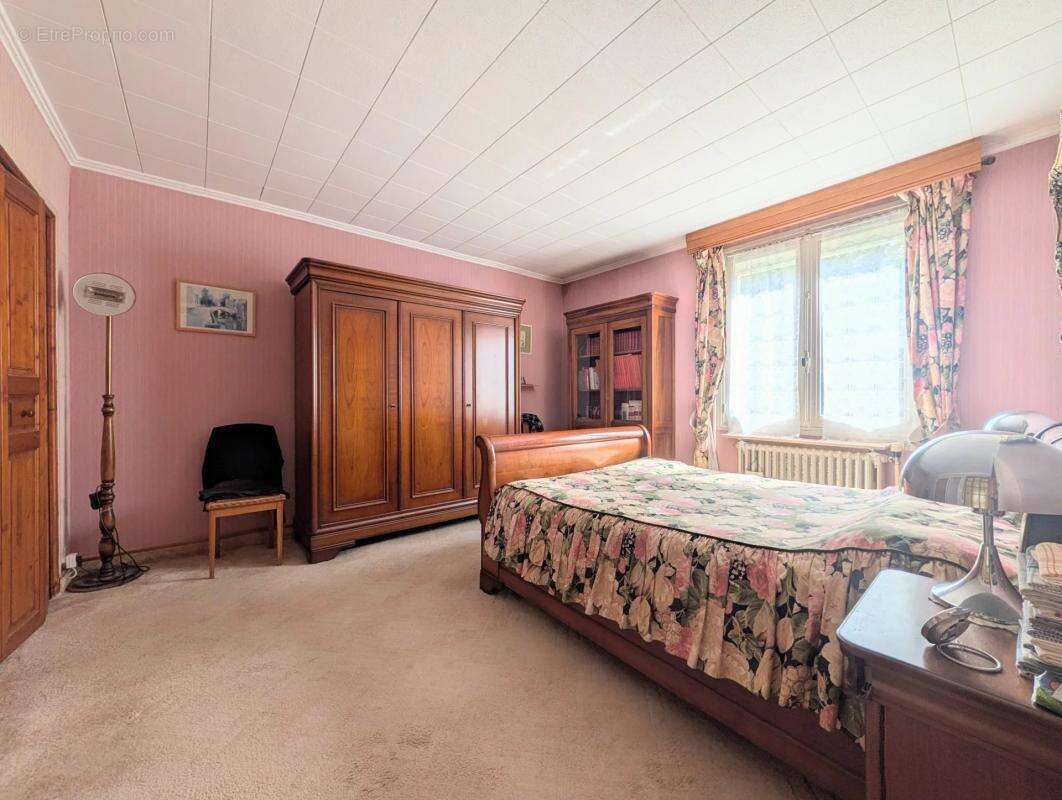Maison à LES CLAYES-SOUS-BOIS
