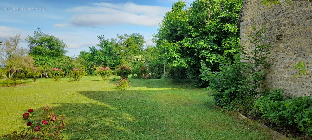 Maison à AUNAY-EN-BAZOIS