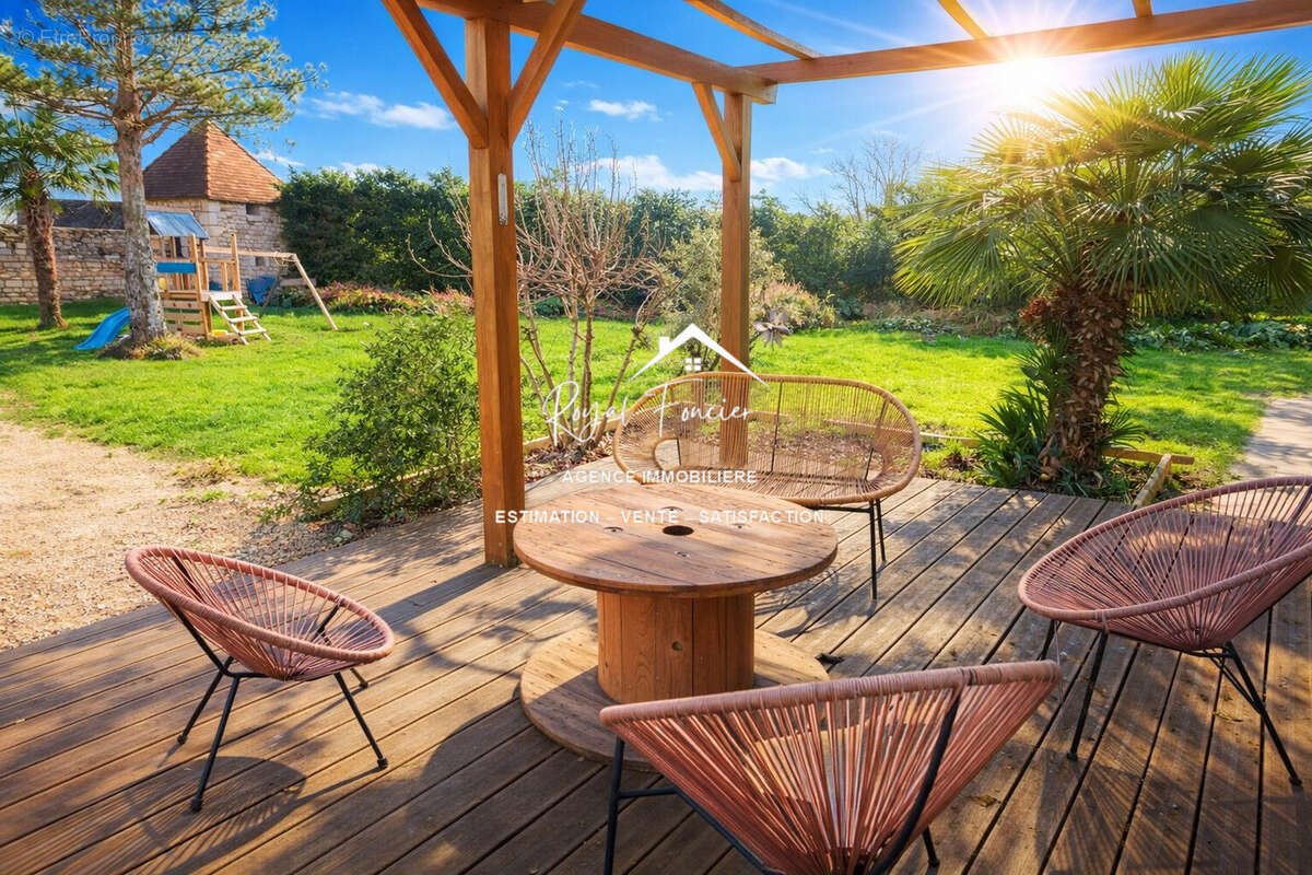 Terrasse extérieure très cosy - Maison à MONDION