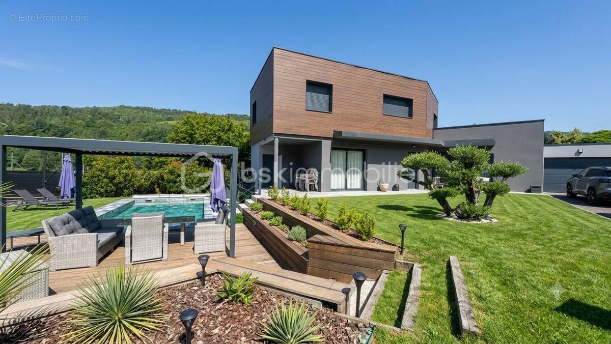 Maison à VAULNAVEYS-LE-HAUT