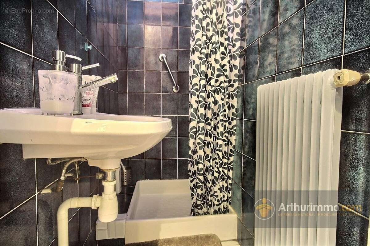 Appartement à CHARENTON-LE-PONT