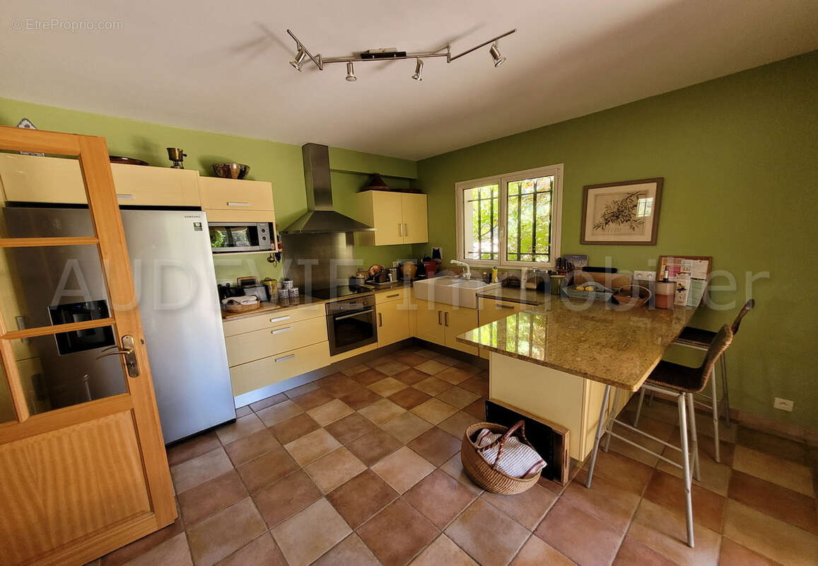 Maison à THEZAN-DES-CORBIERES