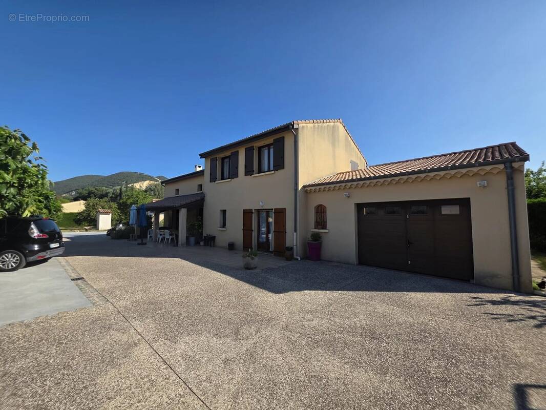 Cruas - villa familiale dans quartier résidentiel - photo 1