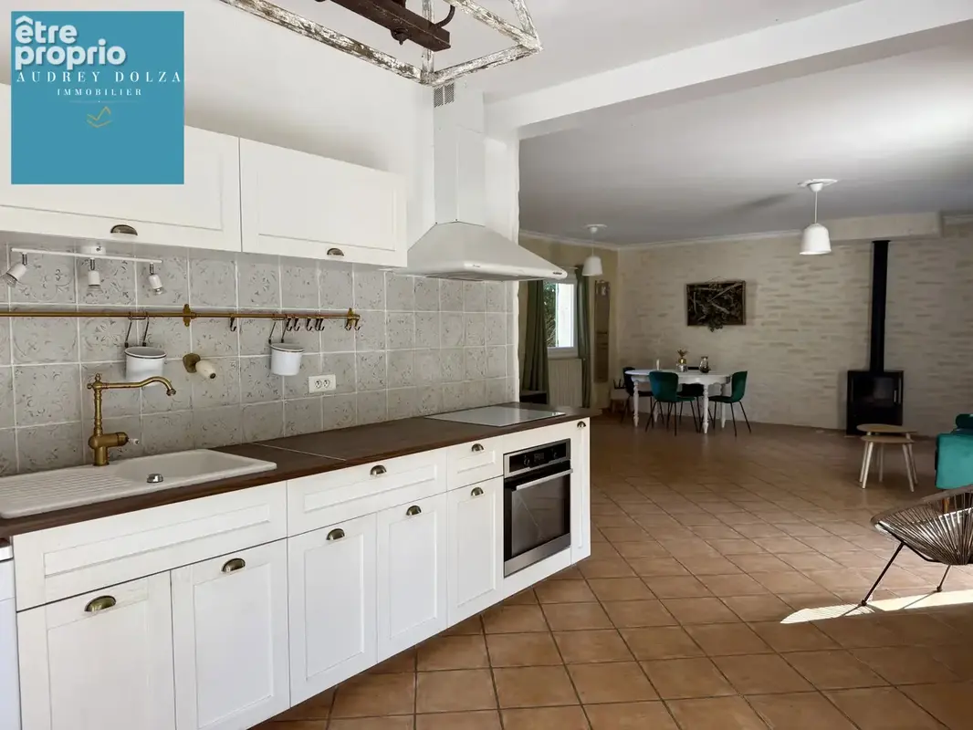 Propriété familiale de 185 m2 de plain-pied avec grandes dépendances - Salon de Provence - 890 000€ FAI - photo 6