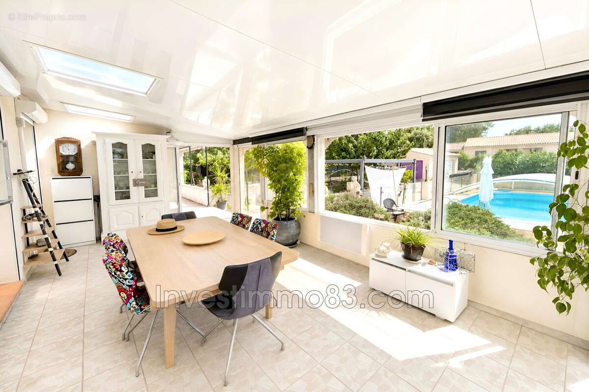 Maison 150 m² à Rocbaron  - photo 4