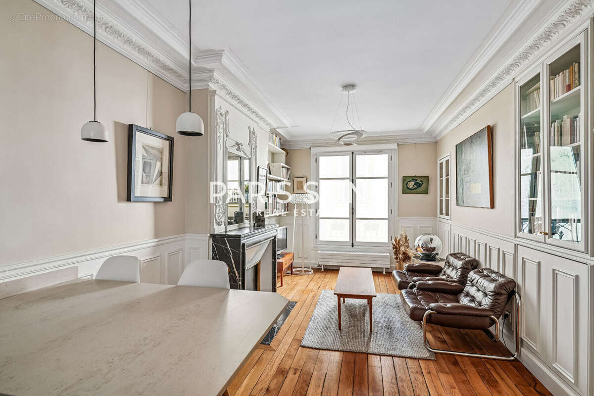 Appartement à PARIS-7E