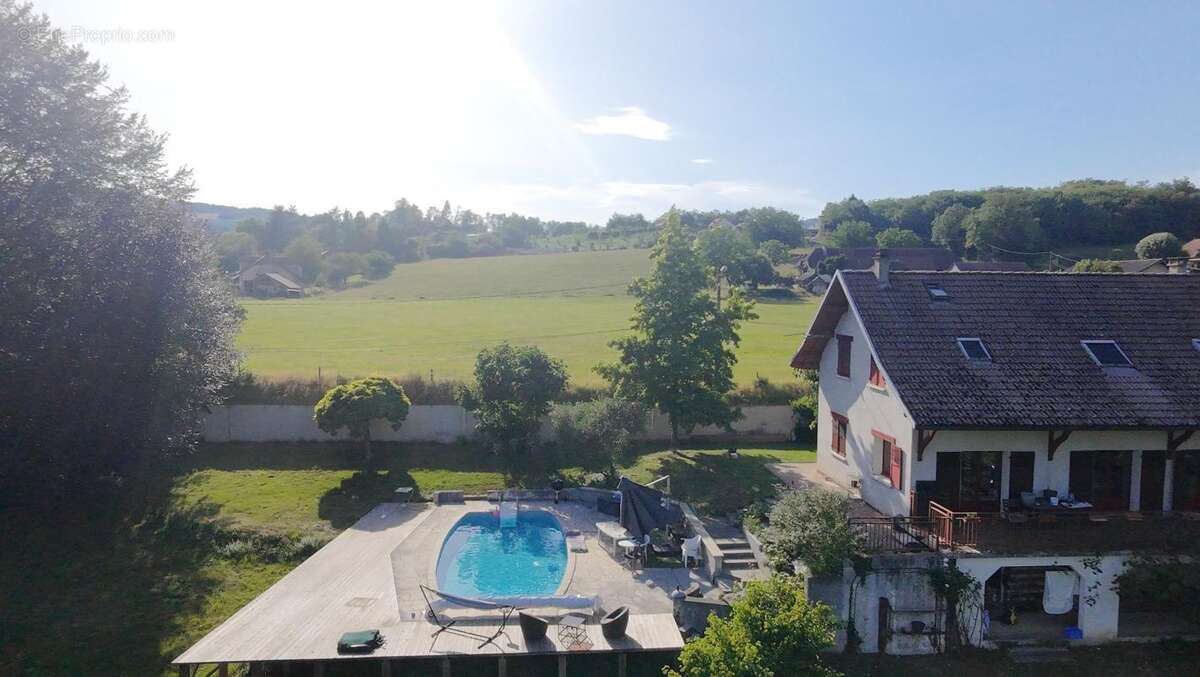 Maison à MASSIGNIEU-DE-RIVES