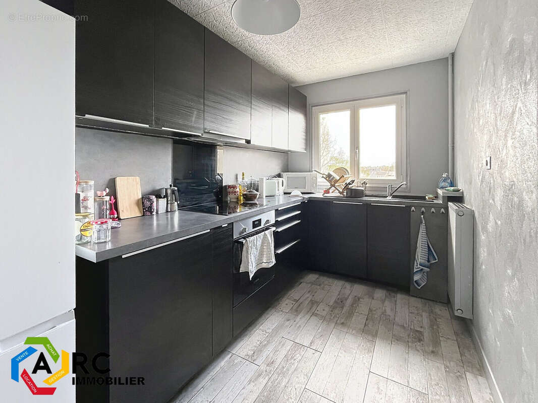 Appartement 68 m² à Fleury-Les-Aubrais  - photo 2