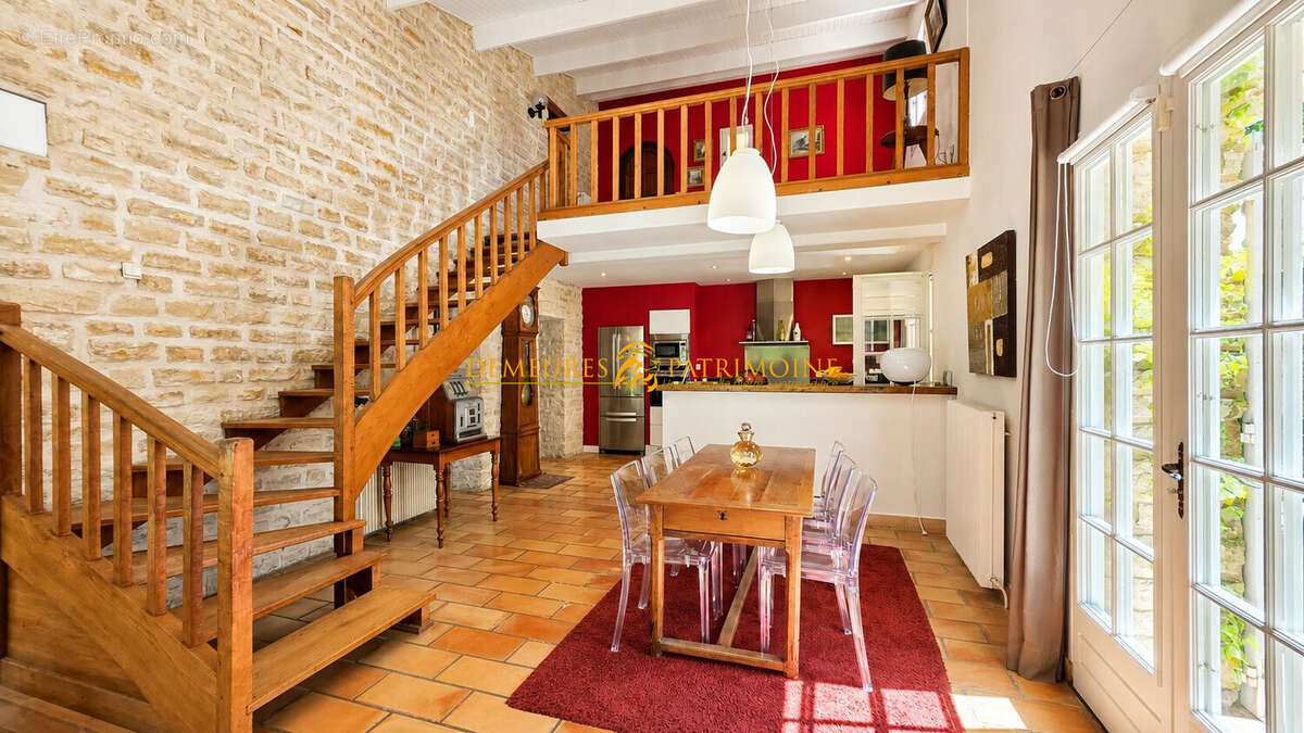 Maison à PUYMOYEN
