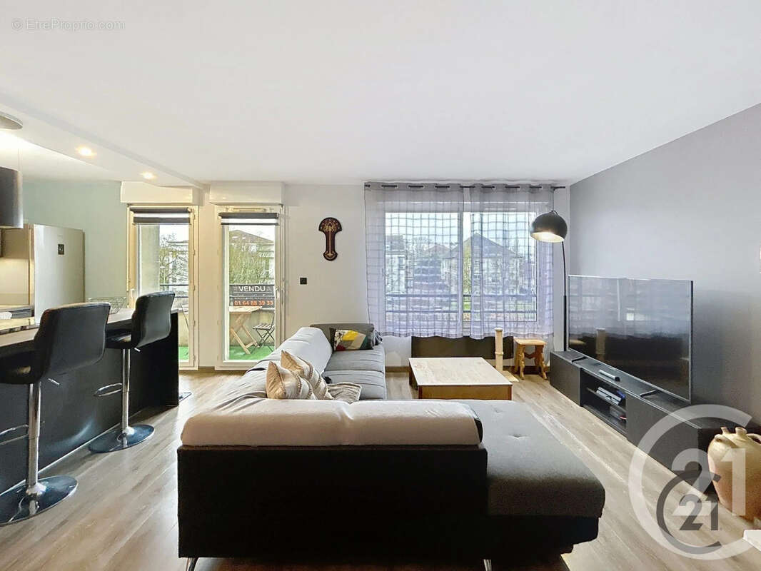 Appartement à MOISSY-CRAMAYEL
