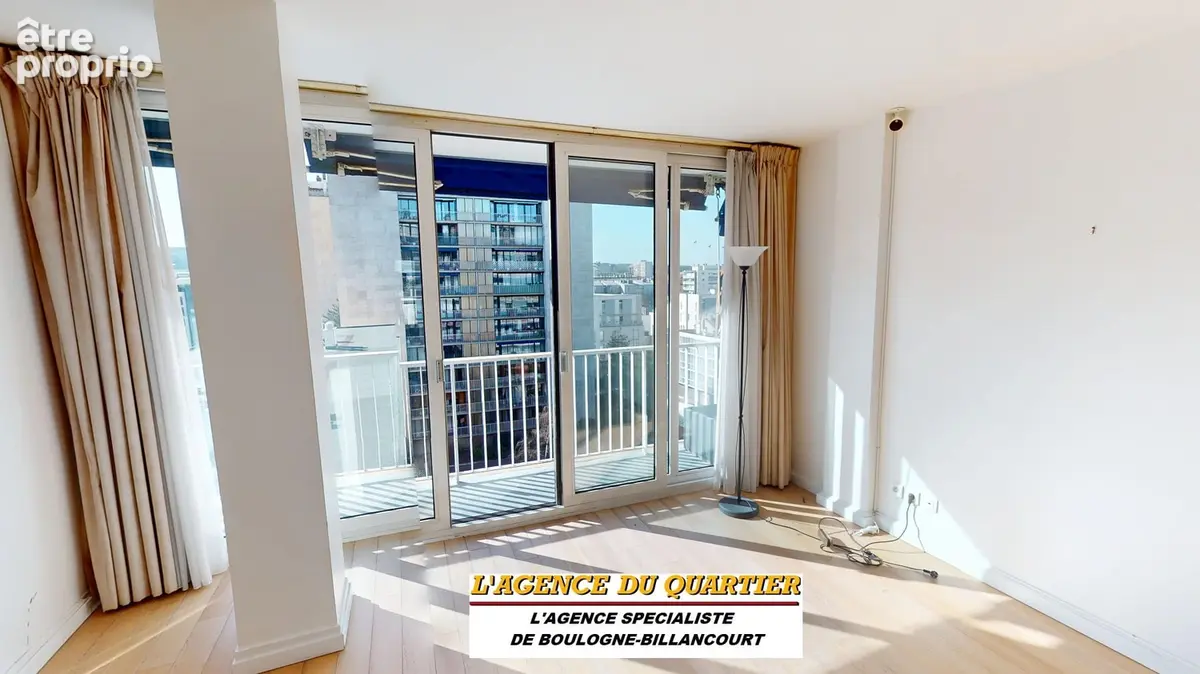 Place Corneille 3/4 pièces en étage élevé, 77 m² - photo 2