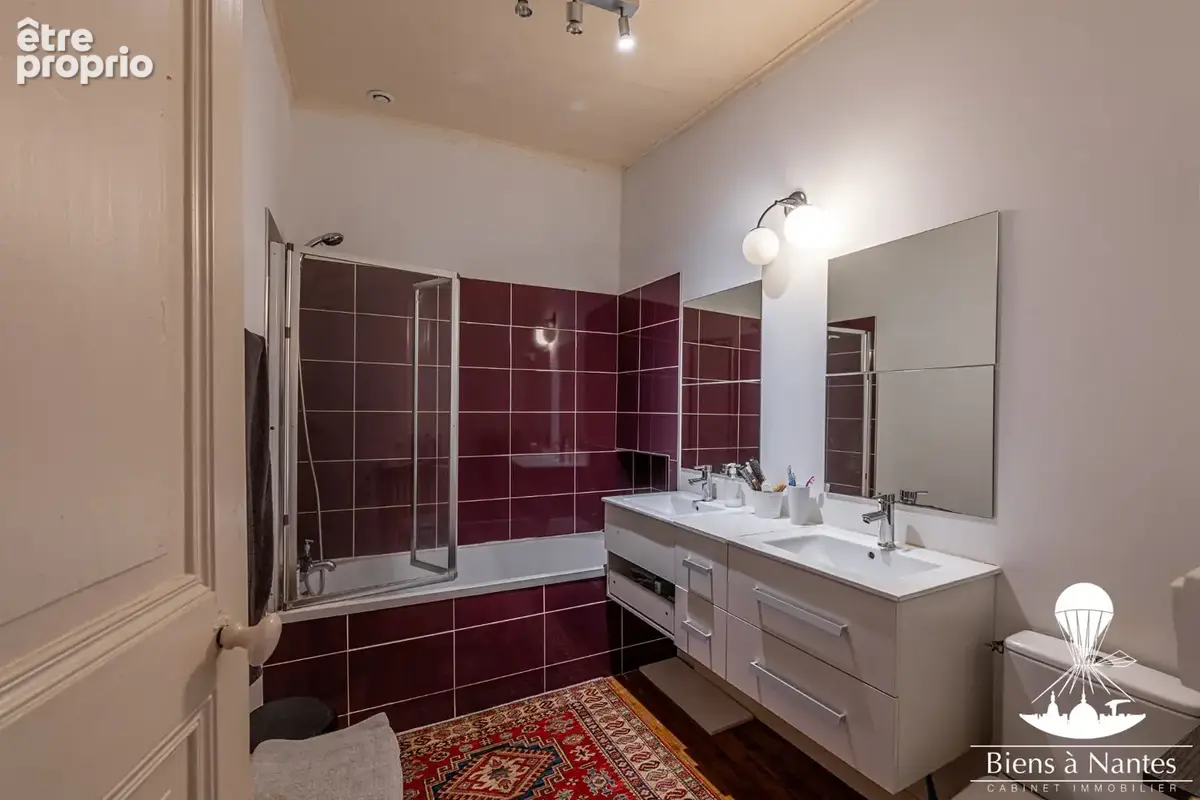 A VENDRE MAISON de VILLE 8 pièces Le Loroux Bottereau 182 m2 - photo 14