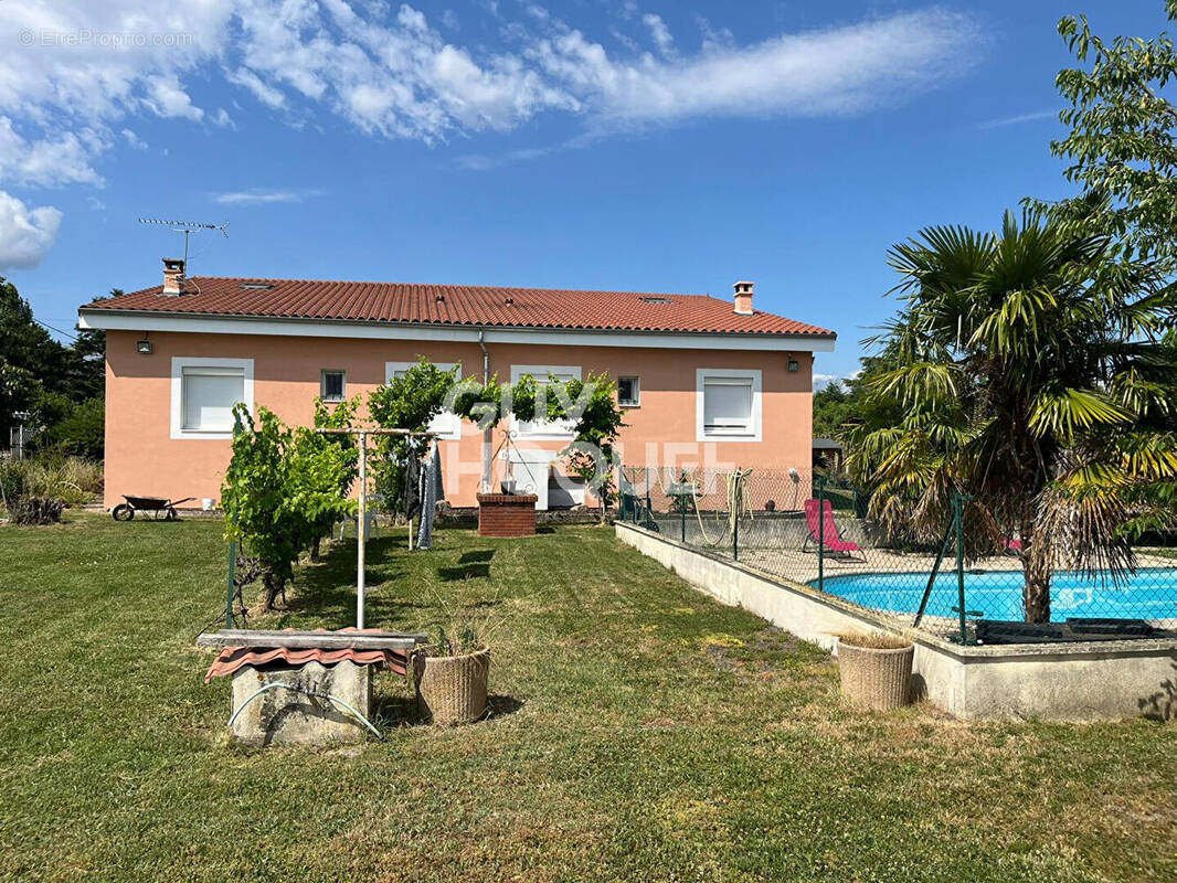 Maison à SAINT-ROMAIN-LE-PUY