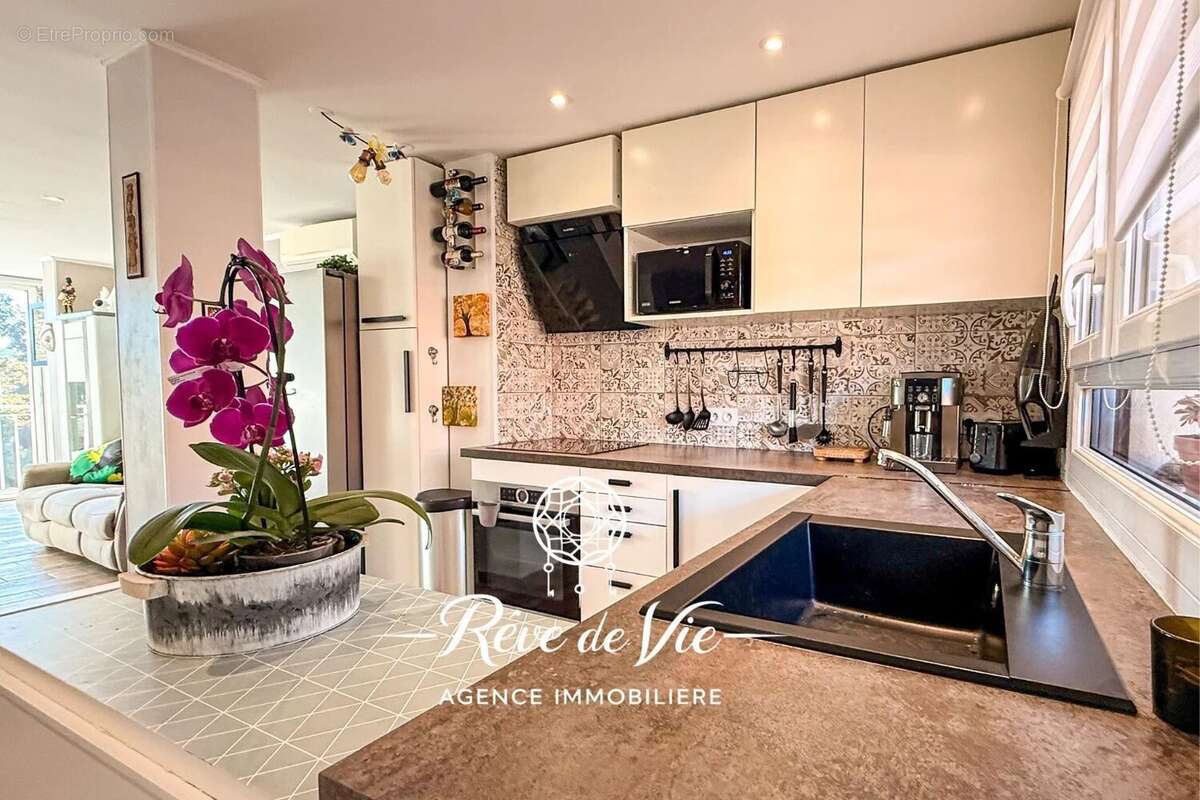 Appartement à BORMES-LES-MIMOSAS