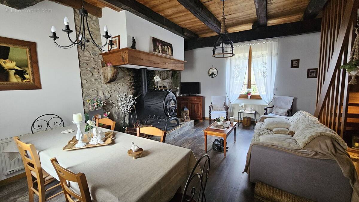 Maison à SAINT-GENIEZ-D'OLT
