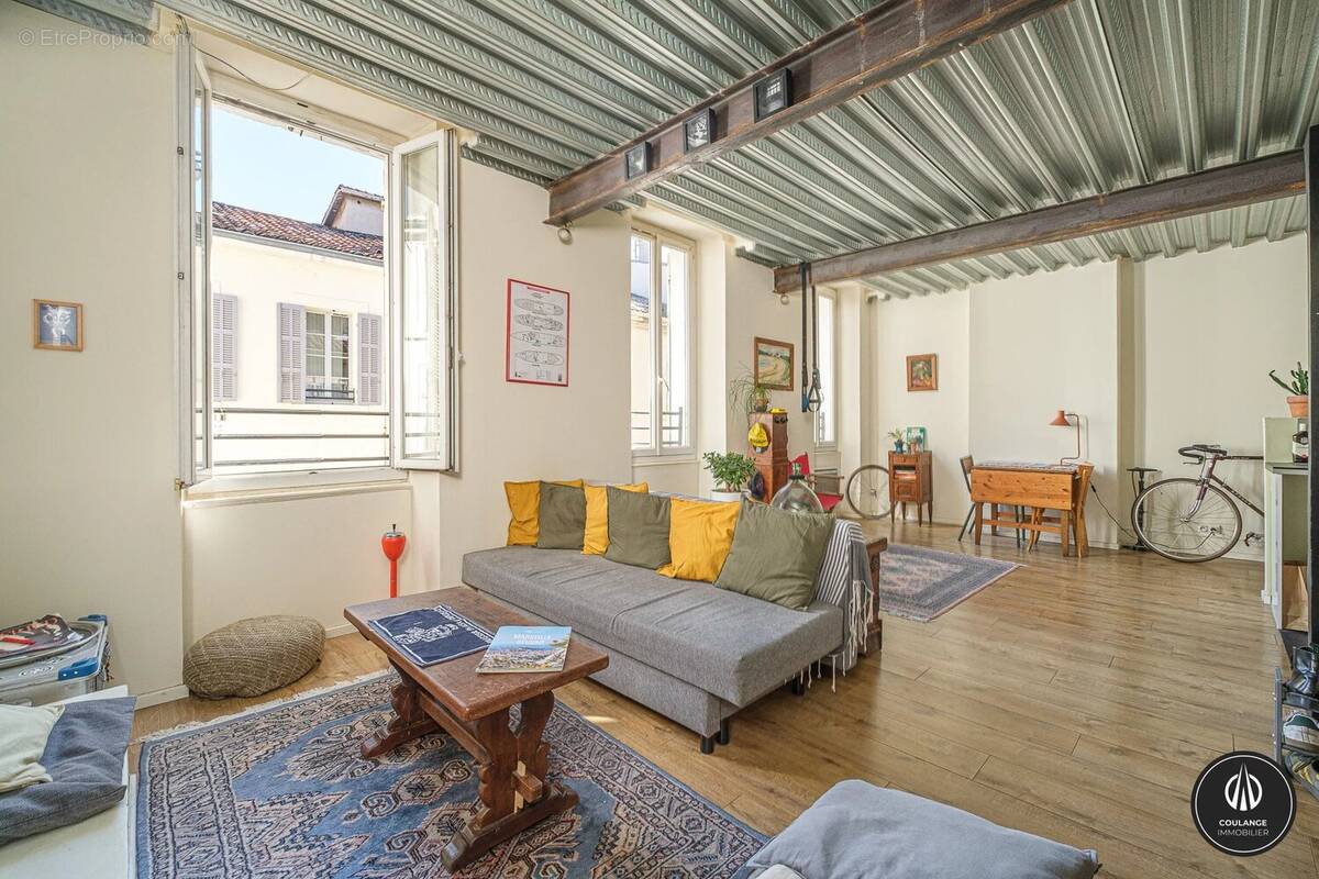 Appartement à MARSEILLE-2E