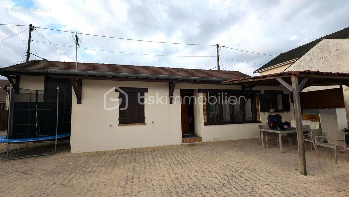 Terrain à PARAY-VIEILLE-POSTE