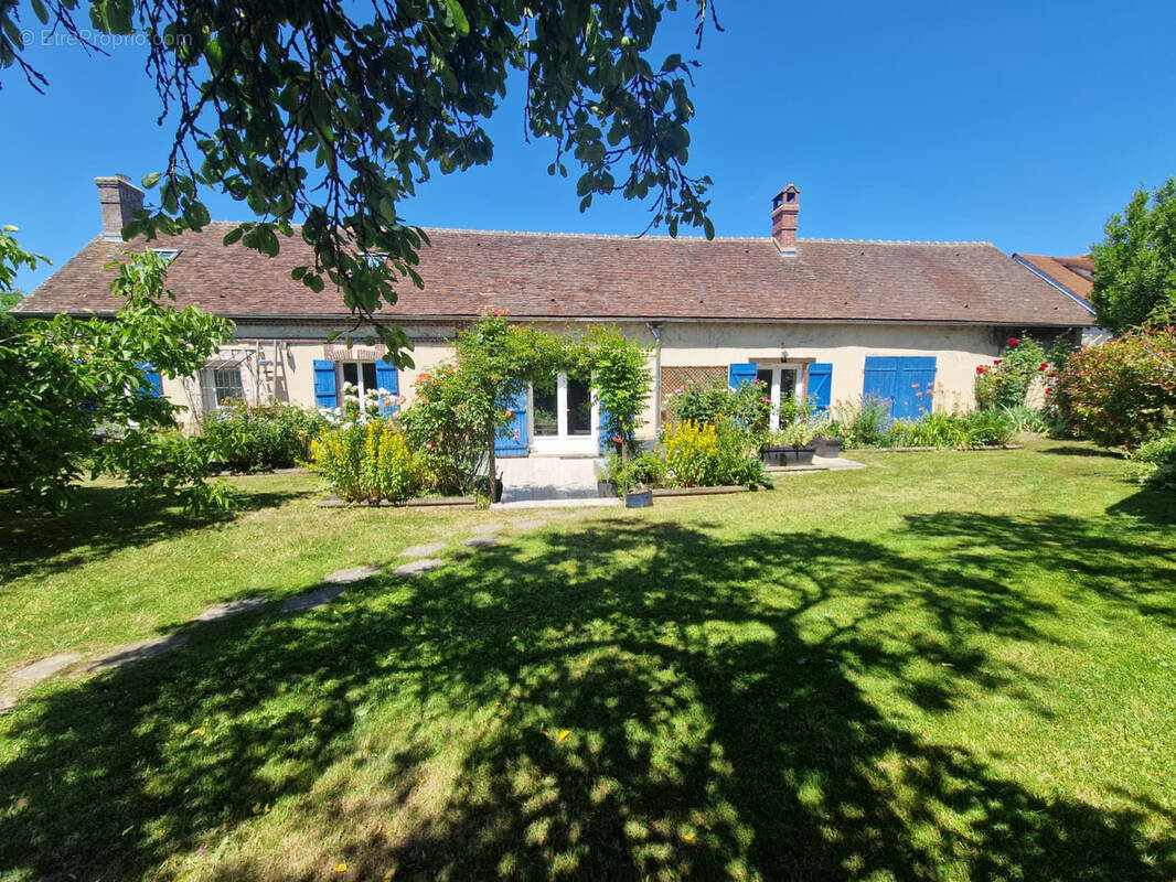 Maison à DAMPIERRE-SUR-AVRE