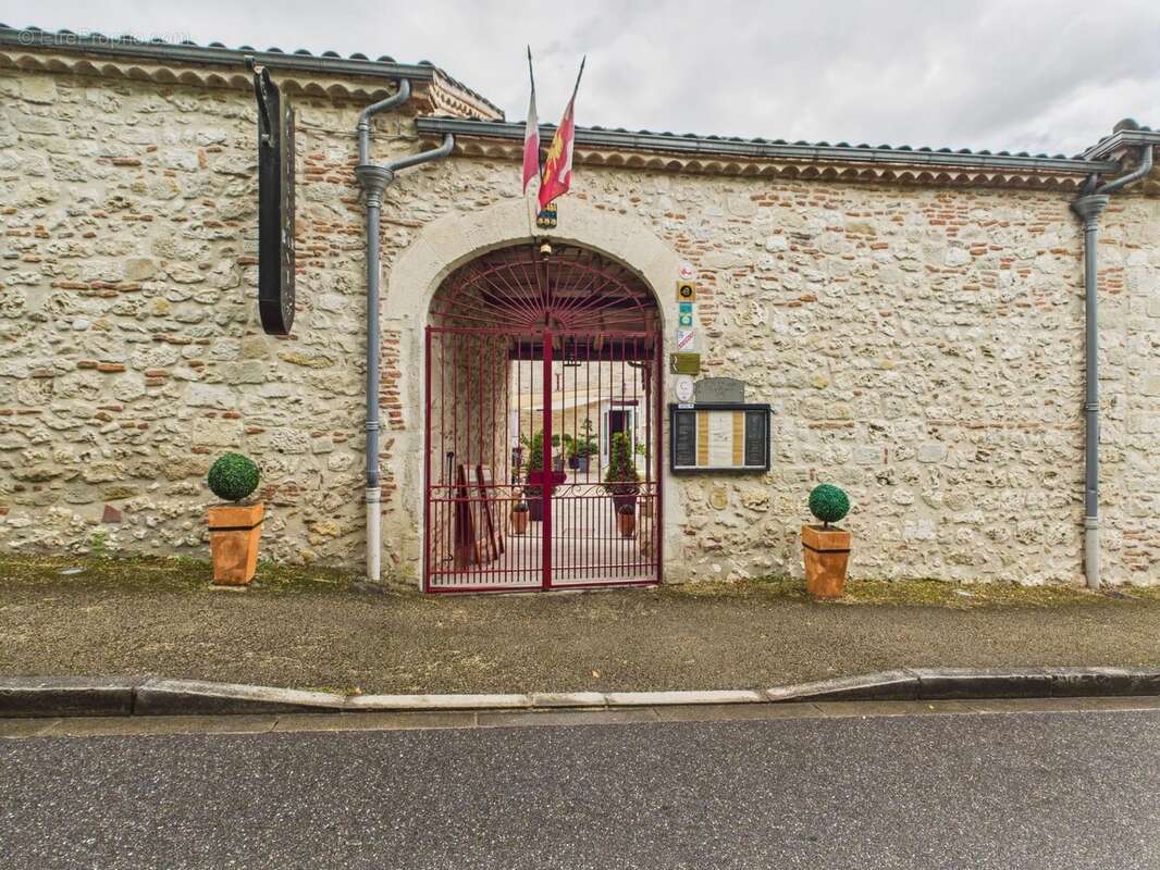 Ensemble immobilier de caractère à Penne-d’Agenais – Potentiel exceptionnel  - photo 10