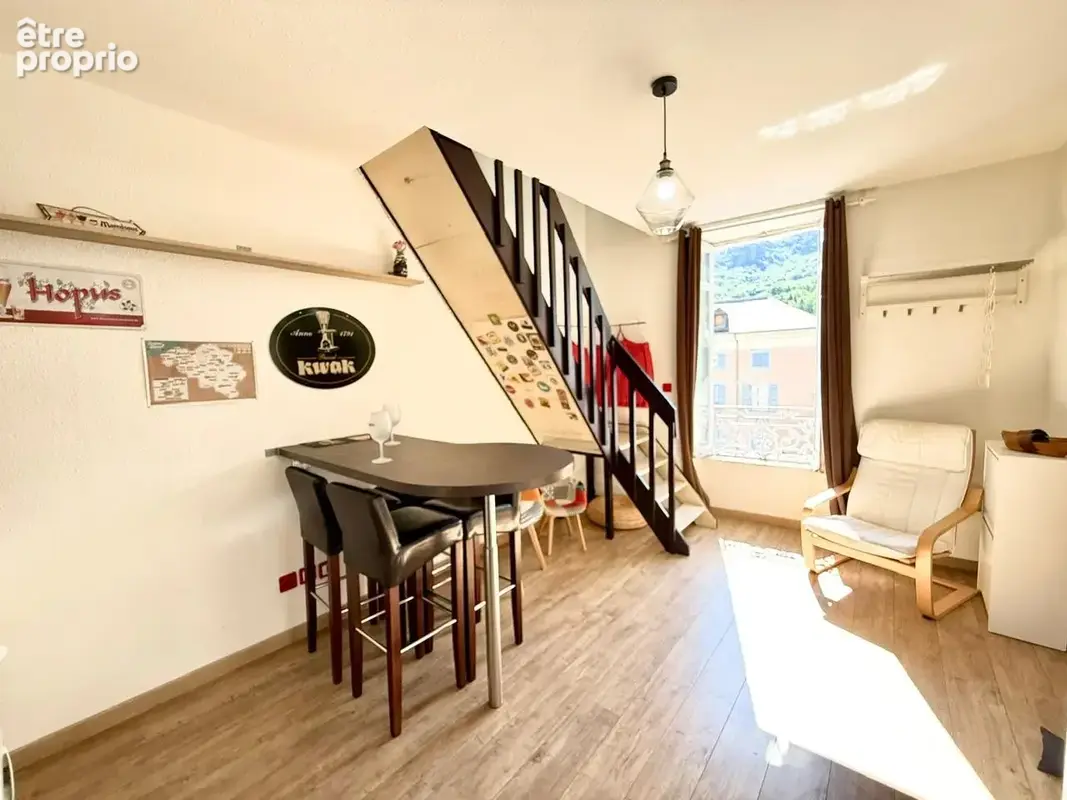   - Appartement à AX-LES-THERMES
