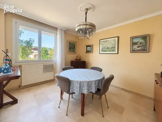 MARCOUSSIS - Maison Familiale de 6 pièces édifiée sur sous-sol total - Vue sur le stade de rugby - Bon état - photo 8