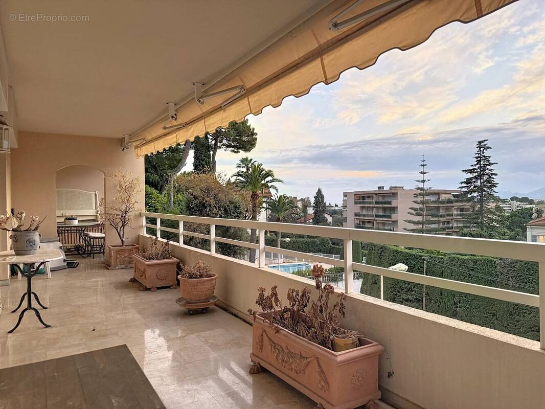 Appartement à LE CANNET