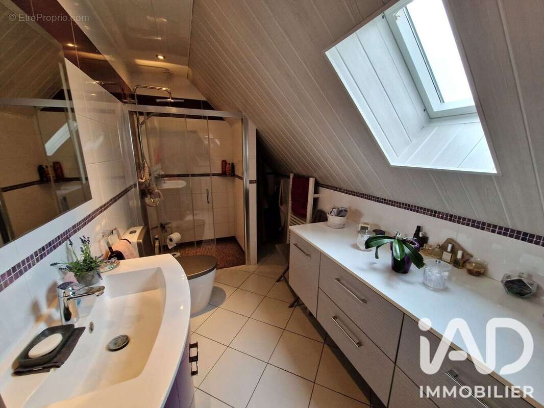 Maison 100 m² à Le Pin  - photo 7
