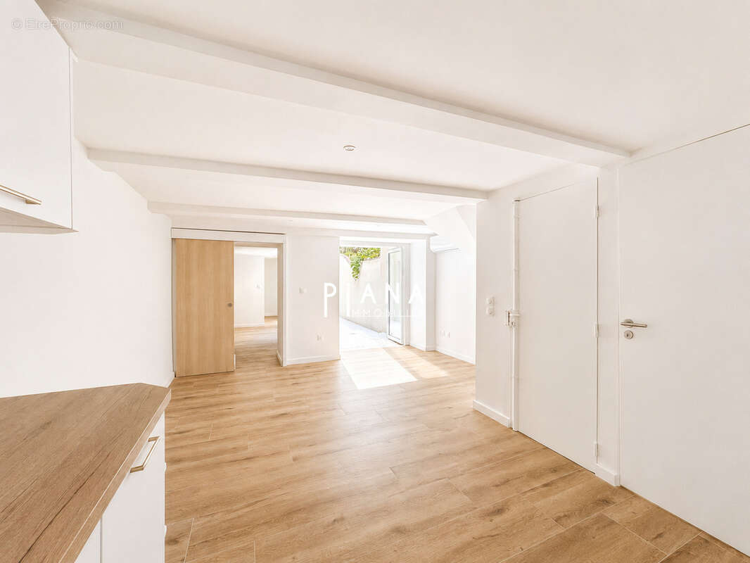 Appartement à MARSEILLE-5E