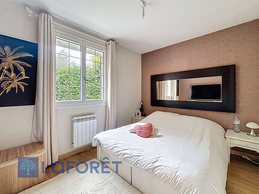 Maison à LA BONNEVILLE-SUR-ITON