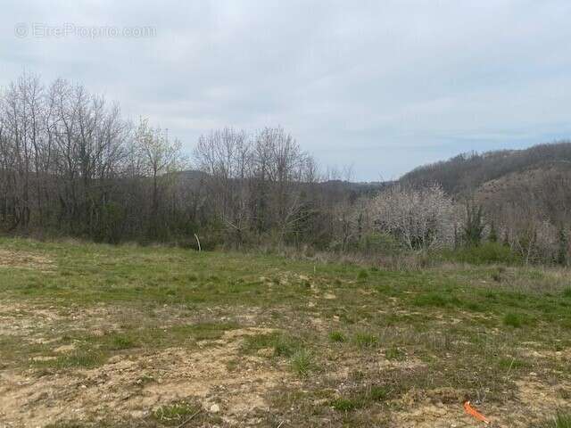 Terrain à SAINT-DONAT-SUR-L&#039;HERBASSE