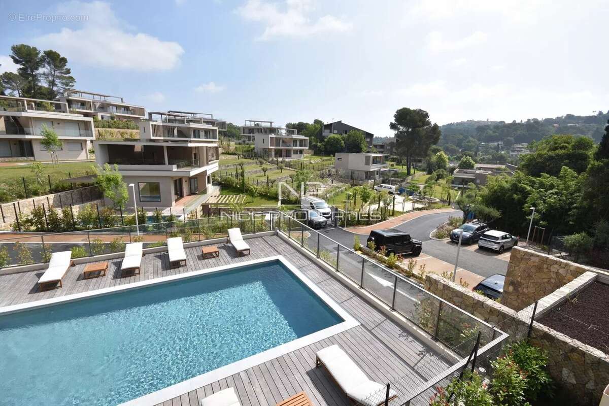 Appartement à MOUGINS