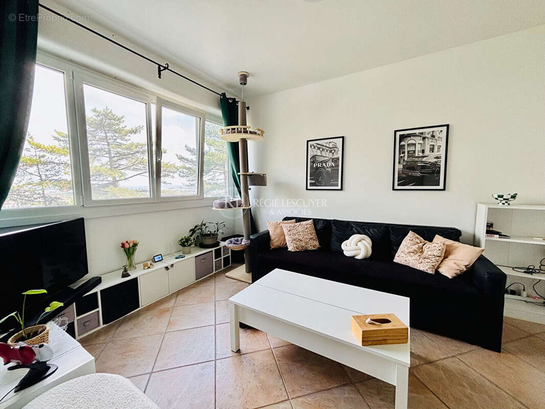 Appartement à SAINTE-FOY-LES-LYON