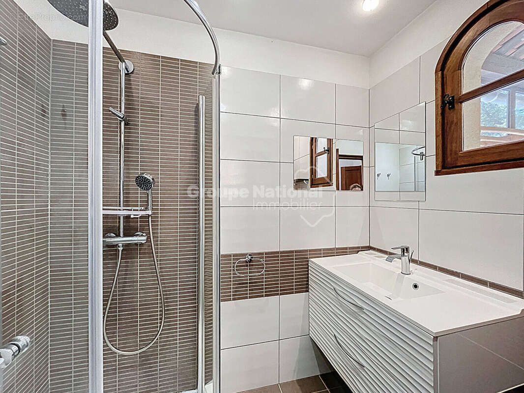 Maison Saint Michel D Euzet 7 pièces 210 m² , jardin paysagé 2734m², piscine - photo 10